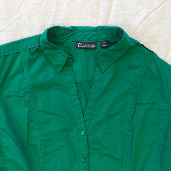 New York & Company Women’s Button Down Dress Shirt/ Size: XL - Picture 2 of 6